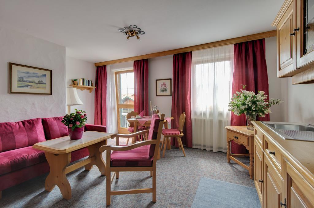 Parkhotel Living Bayersoien エクステリア 写真